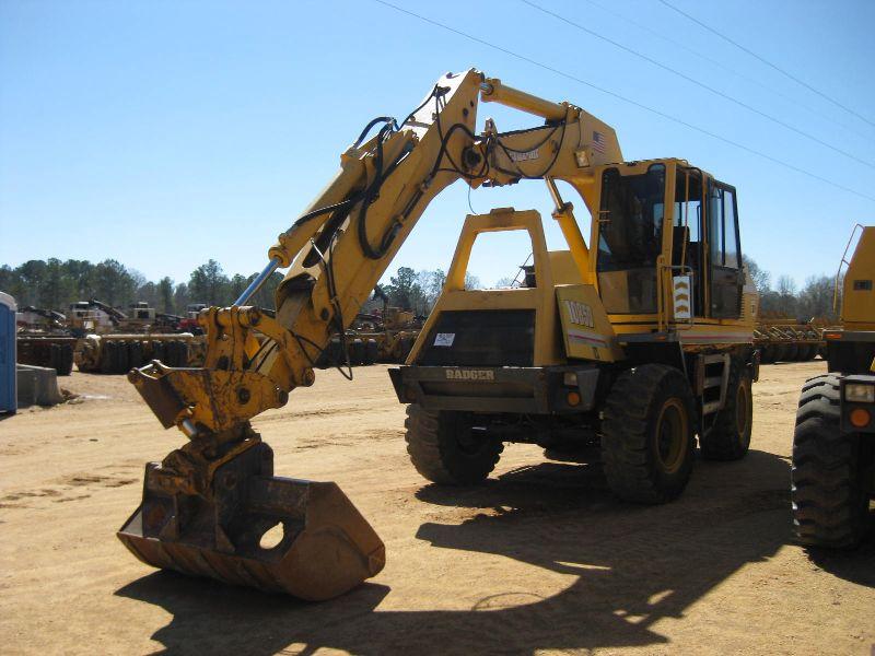 BADGER CRUZ-AIR 1085D WHEELED HYDRAULIC EXCAVATOR - J.M. Wood Auction ...