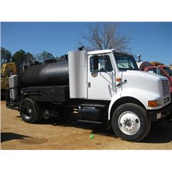 1991 INTERNATIONAL 7100 S/A DISTRIBUTOR TRUCK