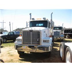1998 PETERBILT 379 EXT HOOD T/A TRUCK TRACTOR