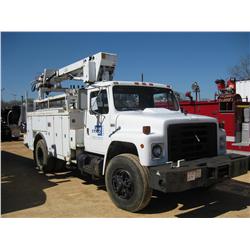 1988 INTERNATIONAL 1954 S/A DIGGER DERRICK