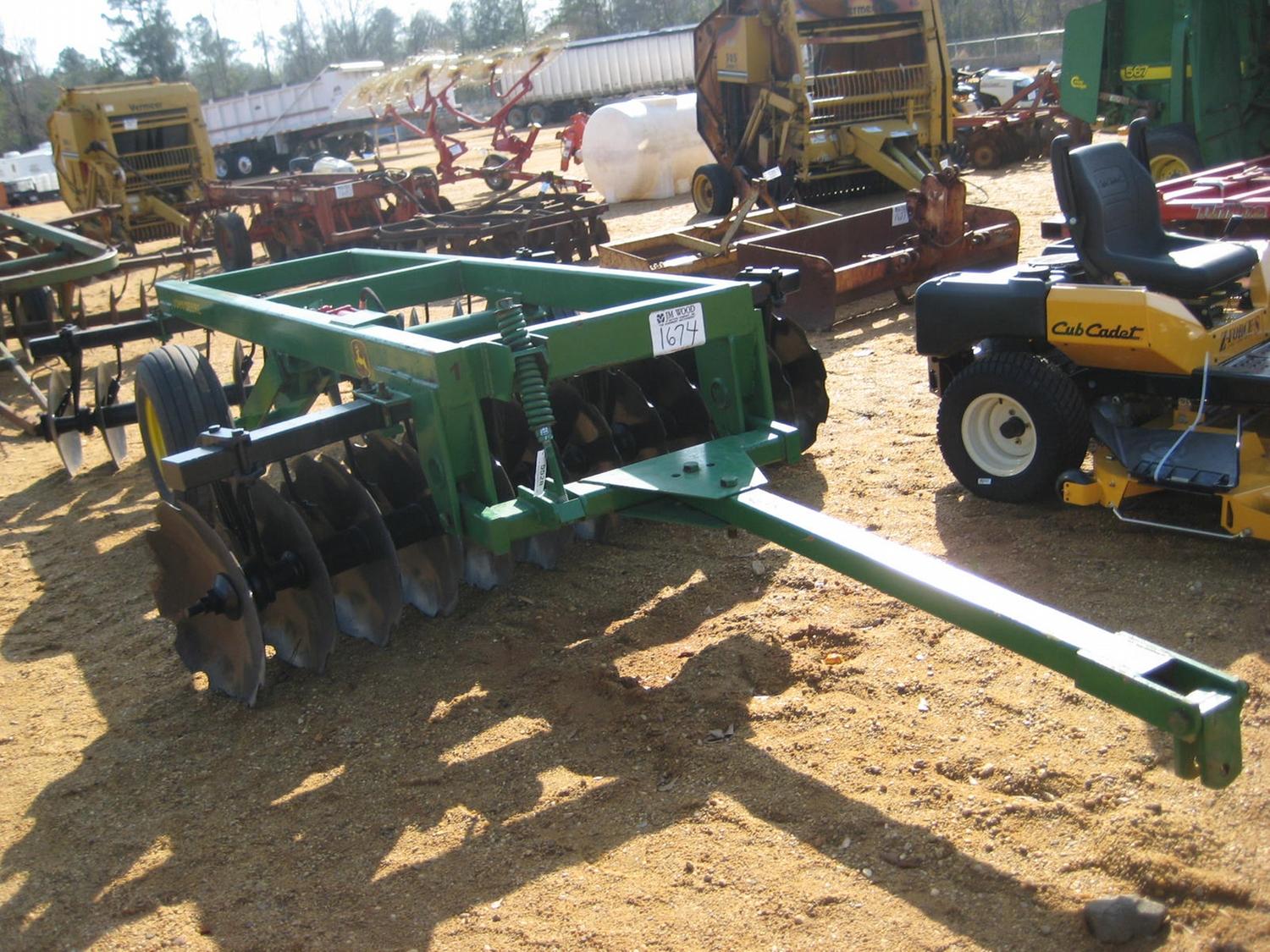 JOHN DEERE 8' OFFSET DISC HARROW