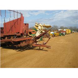 NEW HOLLAND 1033 HAY STACKER