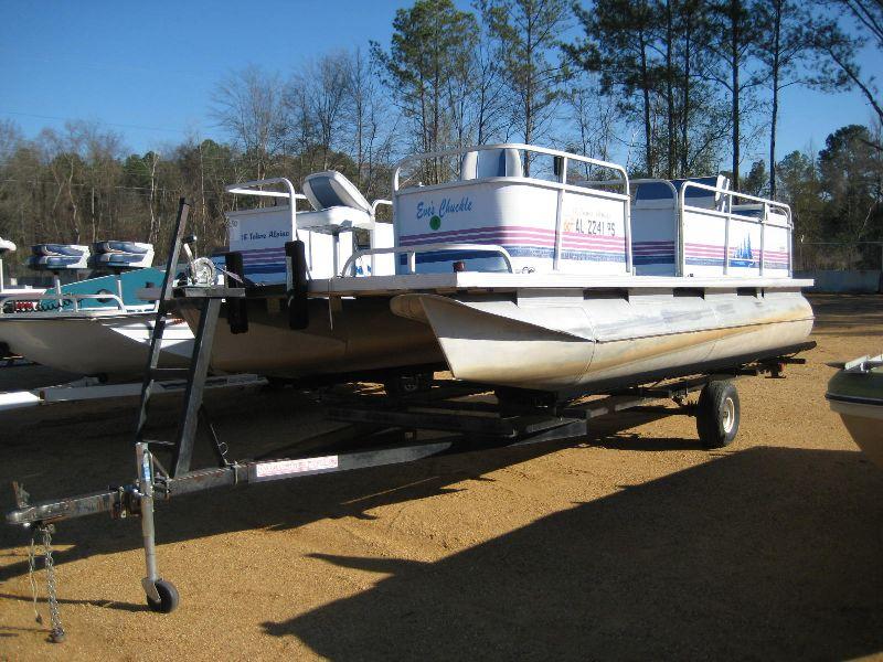 18' TAHOE ALPINE PONTOON BOAT J.M. Wood Auction Company, Inc.