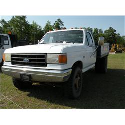 1989 FORD F450 FLATBED TRUCK