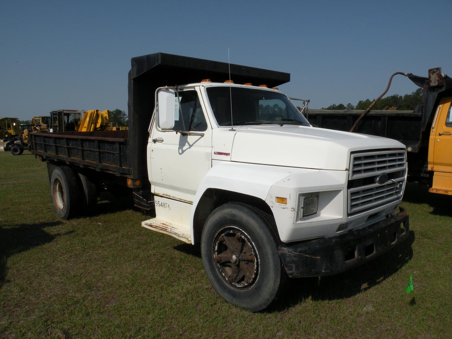 1989 FORD F600 S /A FLATBED DUMP