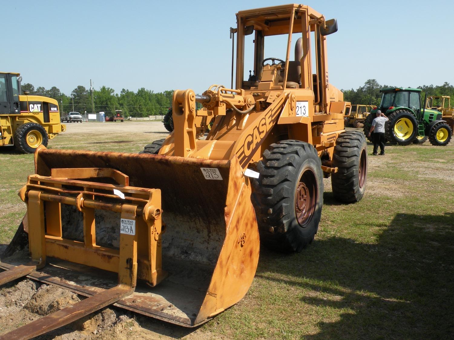 CASE 621 WHEEL LOADER case-621-wheel-loader