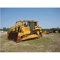 CAT D8R CRAWLER TRACTOR