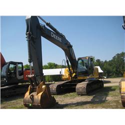 JOHN DEERE 270D LC HYDRAULIC EXCAVATOR