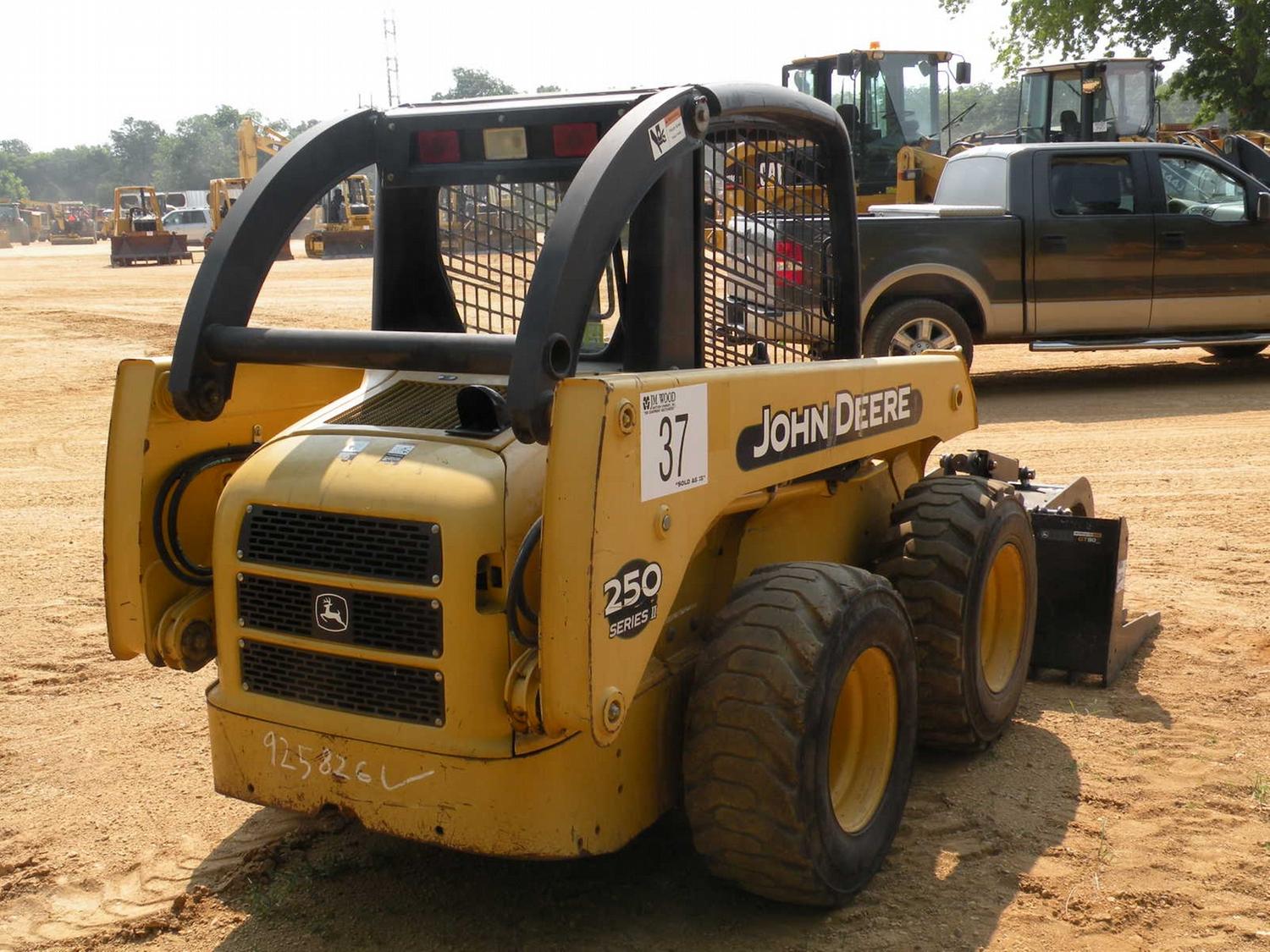 JOHN DEERE 250 SERIES II SKID STEER LOADER