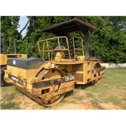 CAT CB-634 VIBRATORY ROLLER