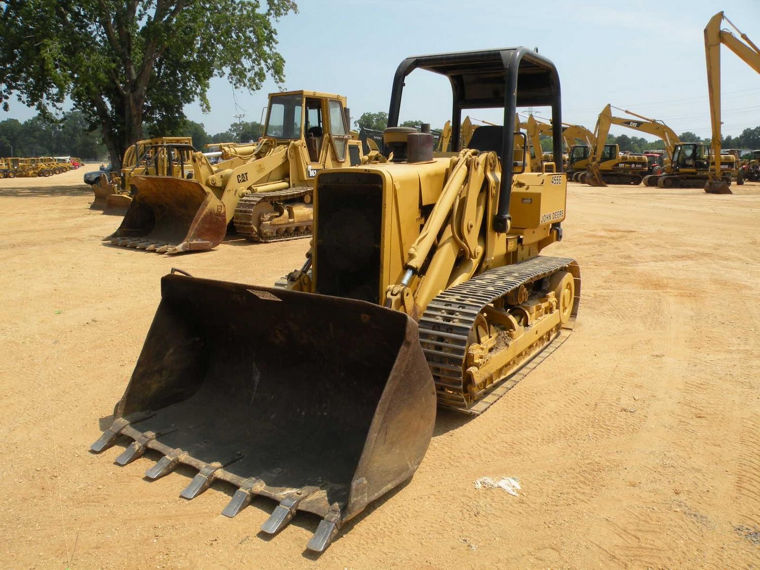 JOHN DEERE 455E CRAWLER LOADER - J.M. Wood Auction Company, Inc.