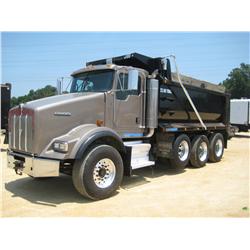 2006 KENWORTH T800 TRI-AXLE DUMP