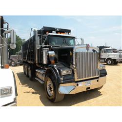 2004 KENWORTH W900 TRI-AXLE DUMP