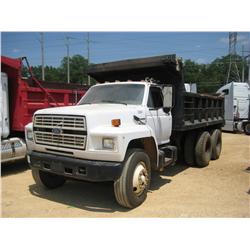 1993 FORD F900 T/A DUMP