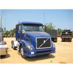 2005 VOLVO T/A TRUCK TRACTOR