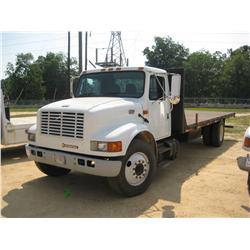 2001 INTERNATIONAL 4700 S/A FLATBED