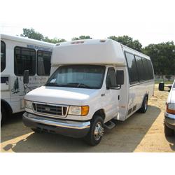 2004 FORD E450 S/A BUS