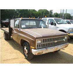 1981 CHEVROLET 3500 S/A FLATBED