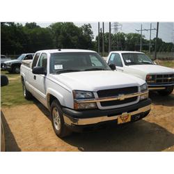 2005 CHEVROLET EXTENDED CAB 4X4 PICKUP