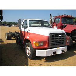 1995 FORD F700 S/A CAB & CHASSIS