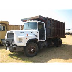 1991 MACK DM690S TRI-AXLE DUMP