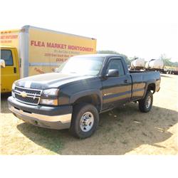 2005 CHEVROLET 2500 4X4 PICKUP