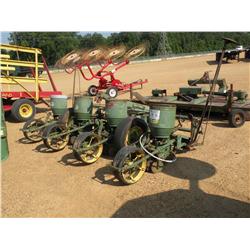 JOHN DEERE 4 ROW PLANTER