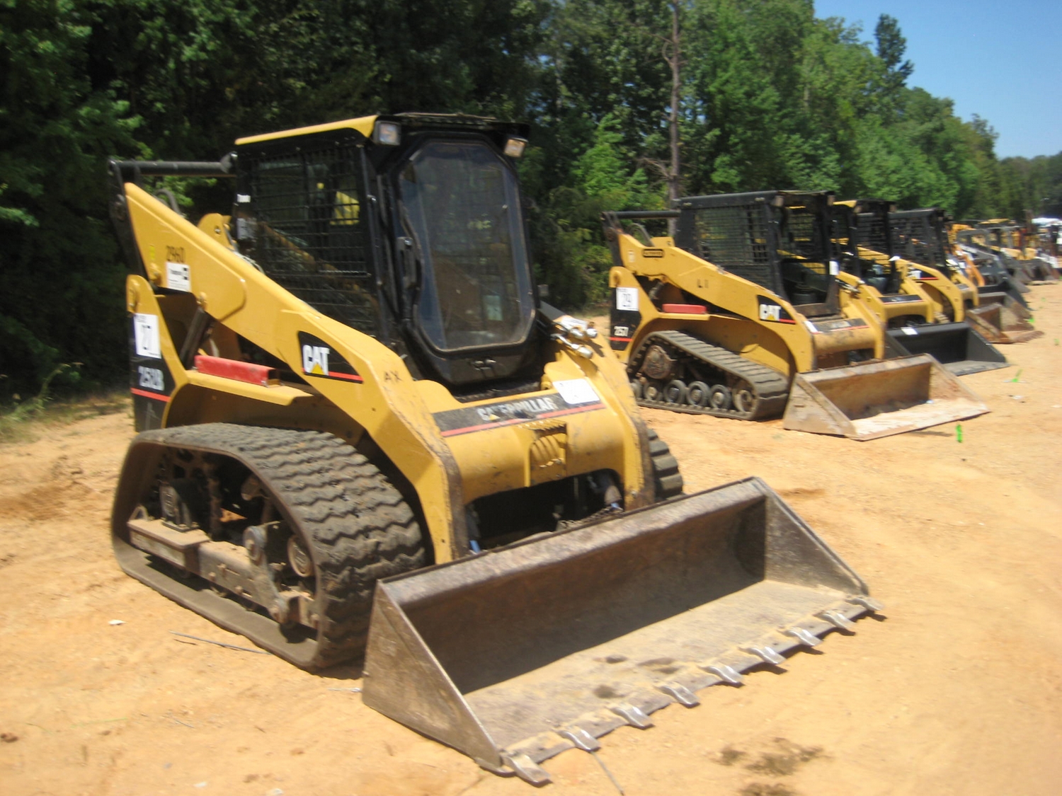 CAT 252B SKID STEER LOADER CAT 252B SKID STEER LOADER