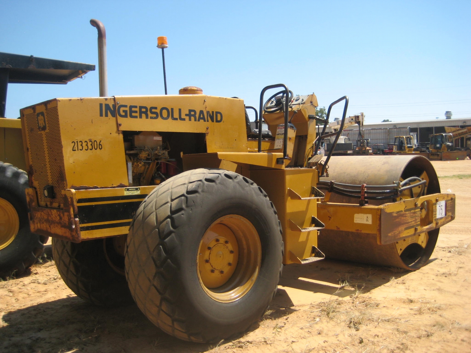 Irroller INGERSOLL-RAND SD100 PRO-PAC VIBRATORY ROLLER