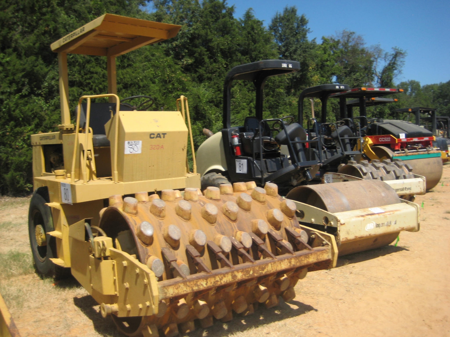 RAYGO RASCAL VIBRATORY ROLLER - J.M. Wood Auction Company, Inc.