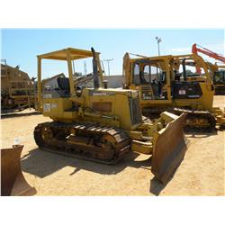 KOMATSU D37E-5 CRAWLER TRACTOR