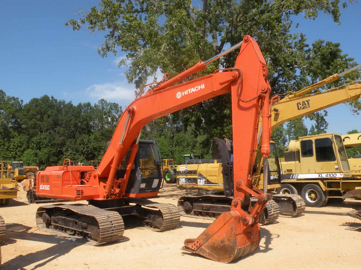 HITACHI EX150 HYDRAULIC EXCAVATOR J M Wood Auction Company Inc hitachi-ex150-hydraulic-excavator-j-m-wood-auction-company-inc
