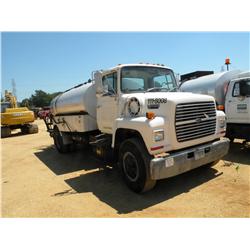 1990 L8000 FORD S/A DISTRIBUTOR TRUCK