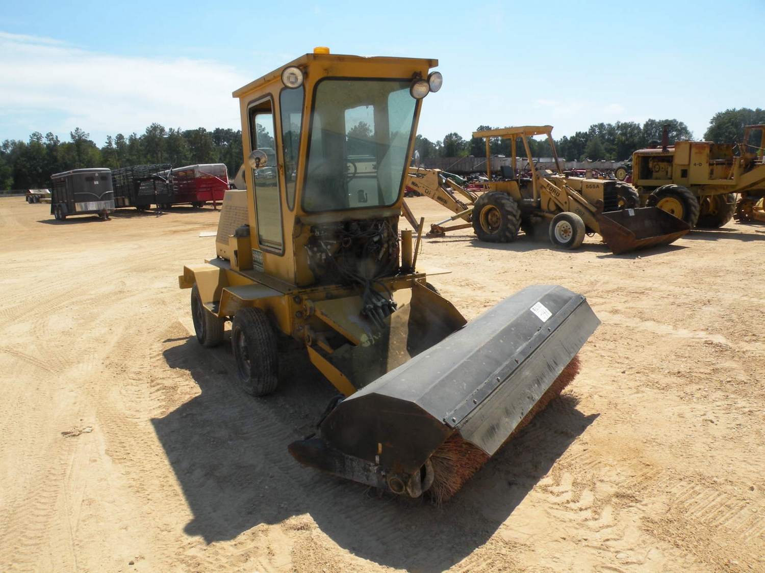 ROSCO CHALLENGER BROOM J.M. Wood Auction Company, Inc.