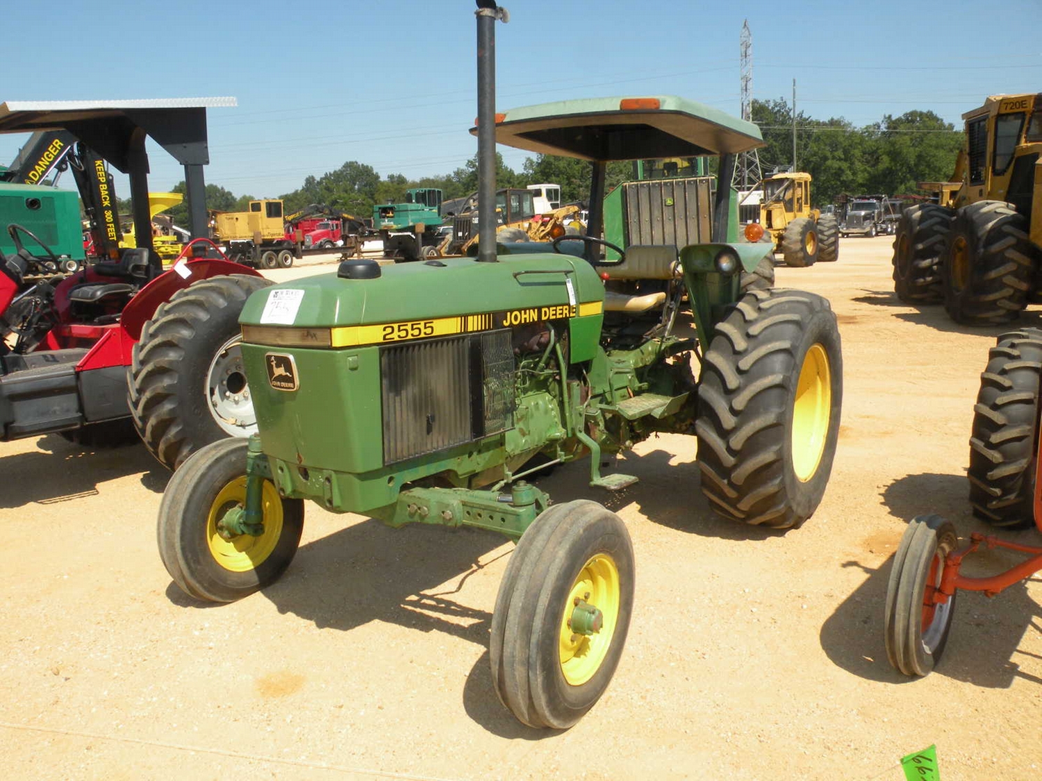 JOHN DEERE 2555 FARM TRACTOR