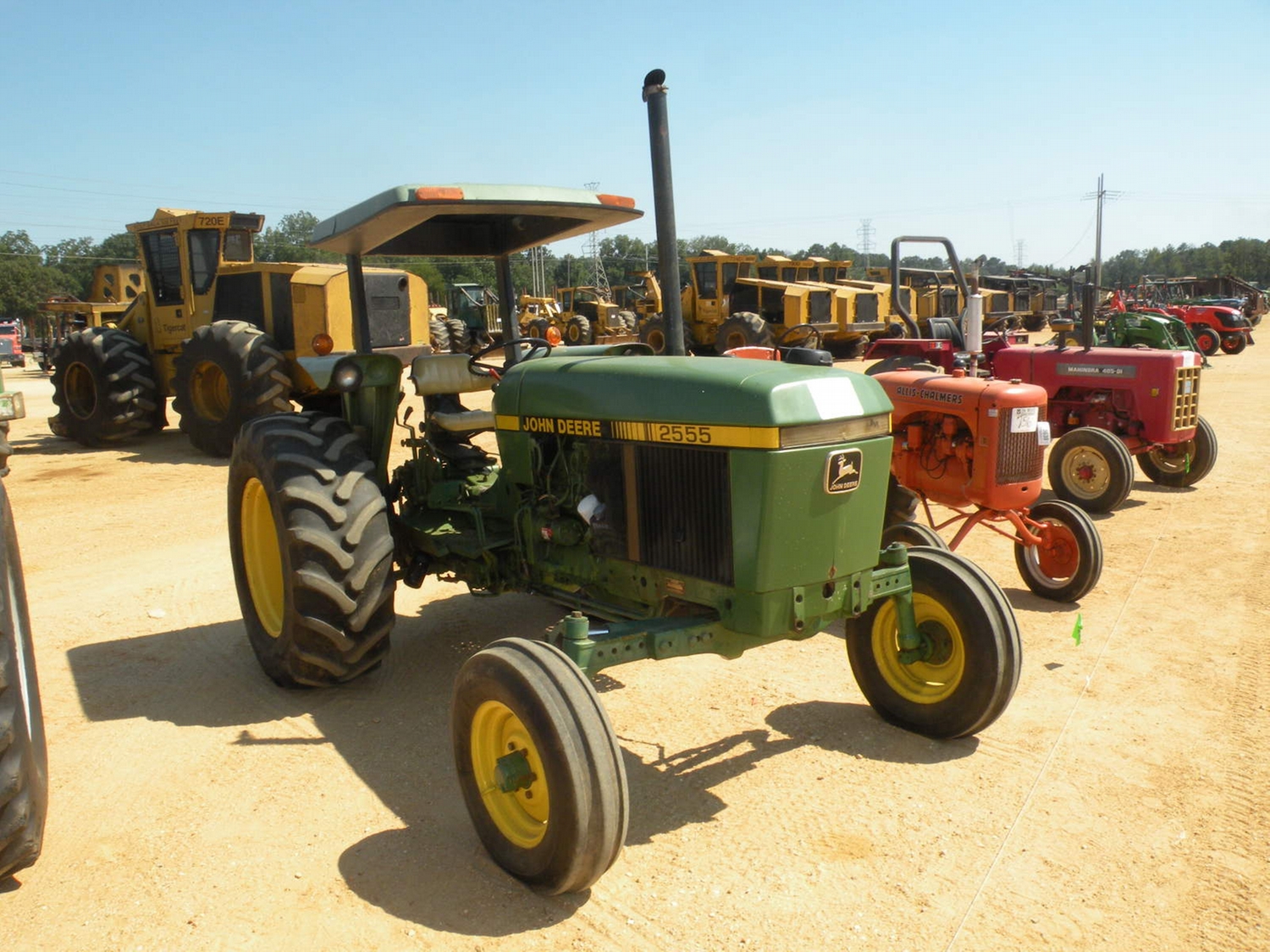 JOHN DEERE 2555 FARM TRACTOR