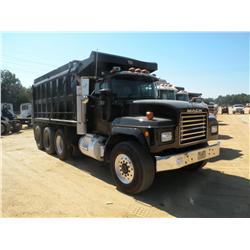 1996 MACK RD688S TRI-AXLE DUMP