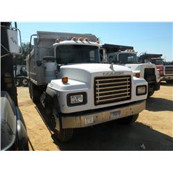 1996 MACK RD688S T/A DUMP