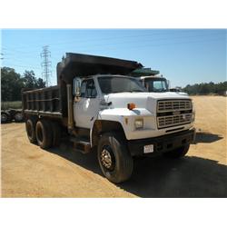 1993 FORD F900 T/A DUMP