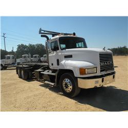 1999 MACK CH613 T/A ROLOFF TRUCK