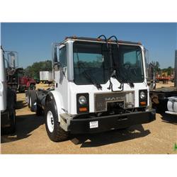 2007 MACK MR688S CAB & CHASSIS W/LIFT AXLE