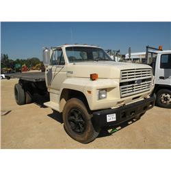 1988 FORD F700 S/A FLATBED TRUCK