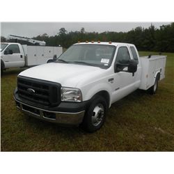 2006 FORD F350XL SUPERCAB SERVICE TRUCK