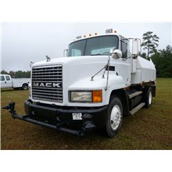 1996 MACK CH612 S/A WATER TRUCK