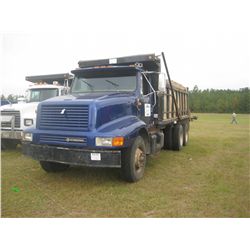 2000 INTERNATIONAL 2764 T/A DUMP