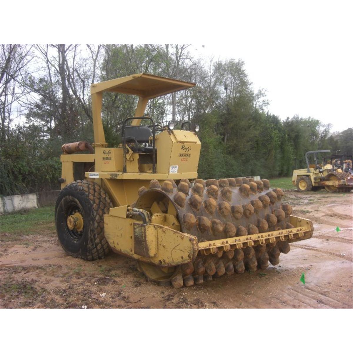 RAYGO RASCAL 420-C VIBRATORY ROLLER