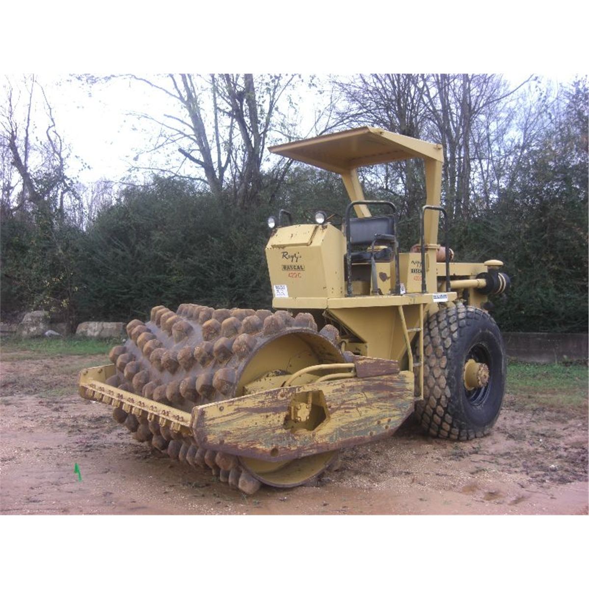 RAYGO RASCAL 420-C VIBRATORY ROLLER