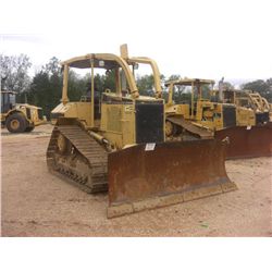 CAT D5M XL CRAWLER TRACTOR