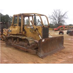 KOMATSU D63E-1 CRAWLER TRACTOR