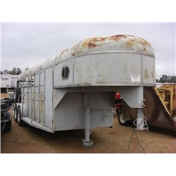 1992 W & W T/A HORSE TRAILER